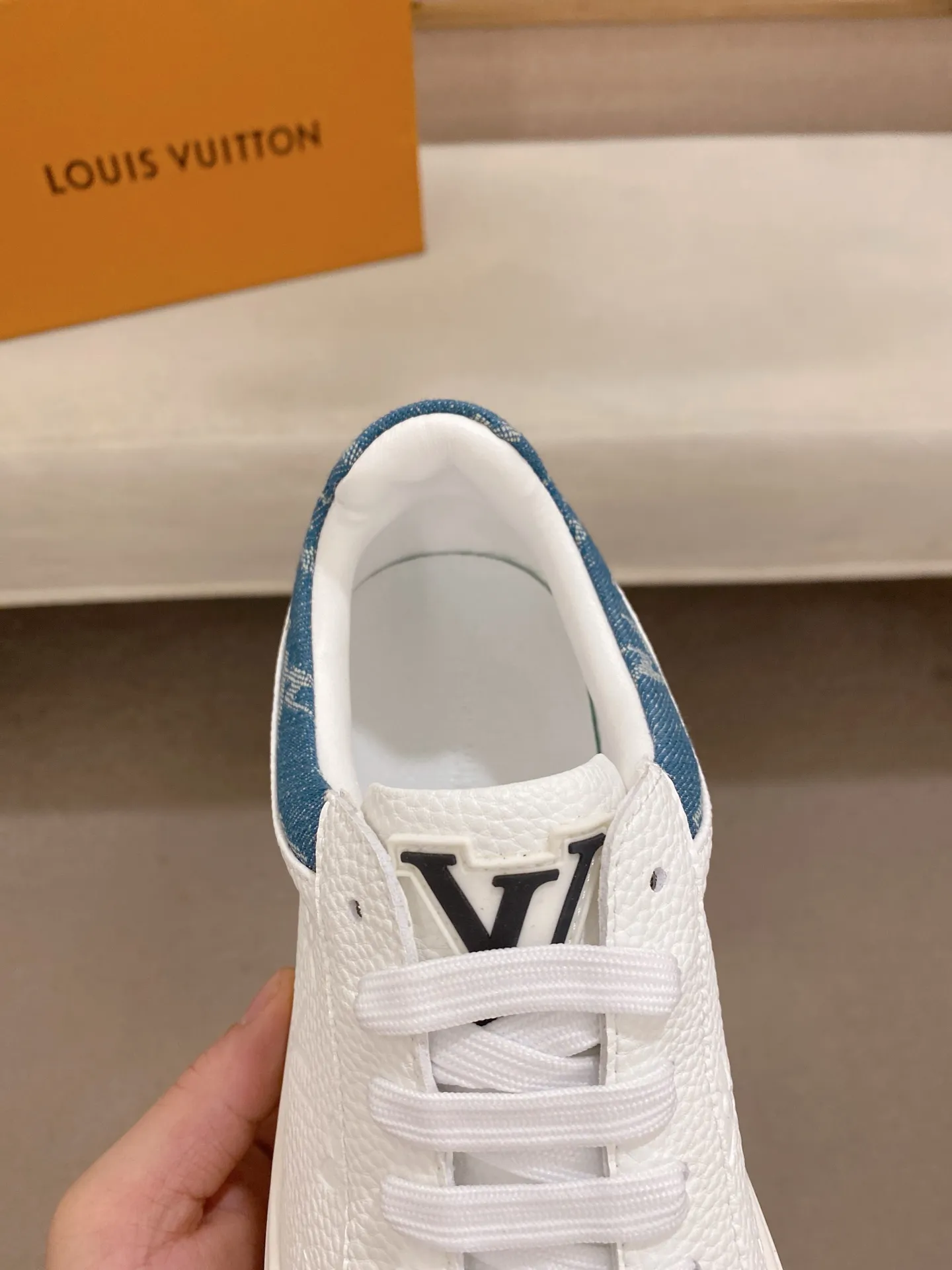 Men's shoes💰 420💰louis vuitton (Louis Vuitton/lv)🔍🔍The new counters are on sale at the same time. The uppers are imported from Italy. ⃣️Re-engraved🇮🇹💪💪, ⚠Sole: The original sole is specially provided by the original factory, the exclusive movable molded sole is super comfortable, ⚠Original and single goods 🔍high quality, you can enter and leave the counter at will, welcome to compare⚠. Code number: 38-44 (45/customized, non-refundable)